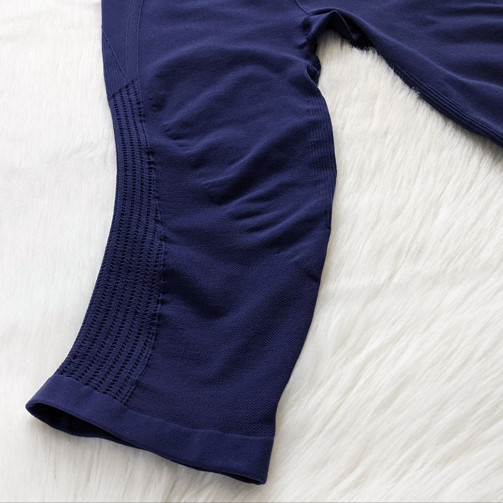 Lululemon Flow & Go Blue Cropped Leggings | Size *S/M* - Picture 11 of 12